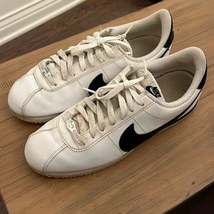 COPY - Mens size 9 Nike Cortez